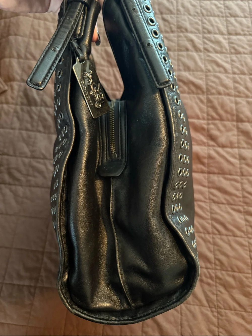 HTF Coach 2014 grommet Carlyle large shoulder bag